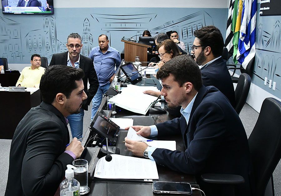 1ª sessão extraordinária traz 4 itens na pauta