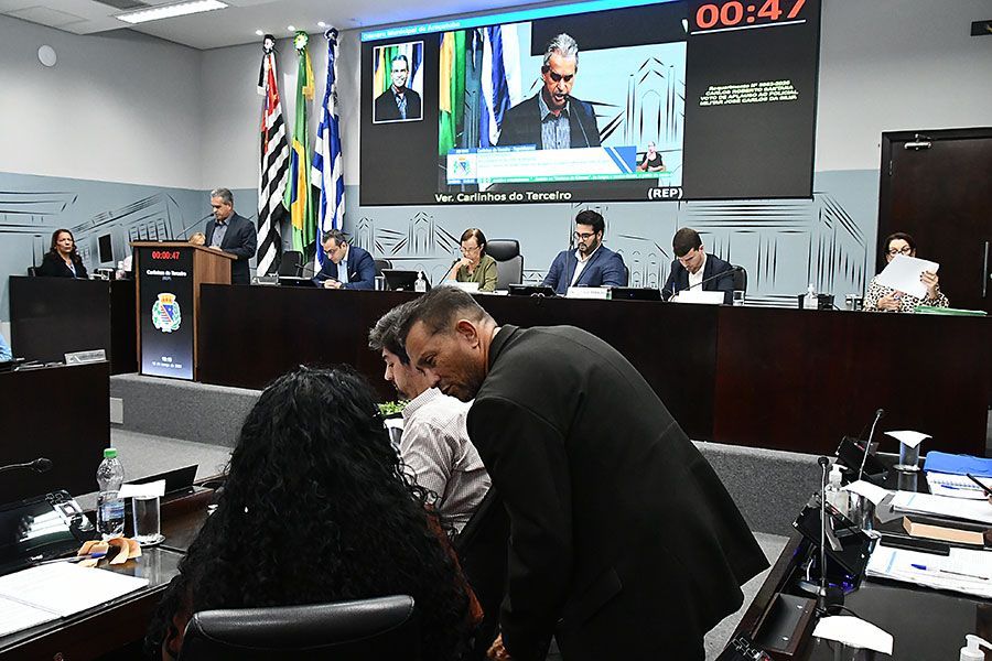 13ª sessão tem 9 itens na pauta