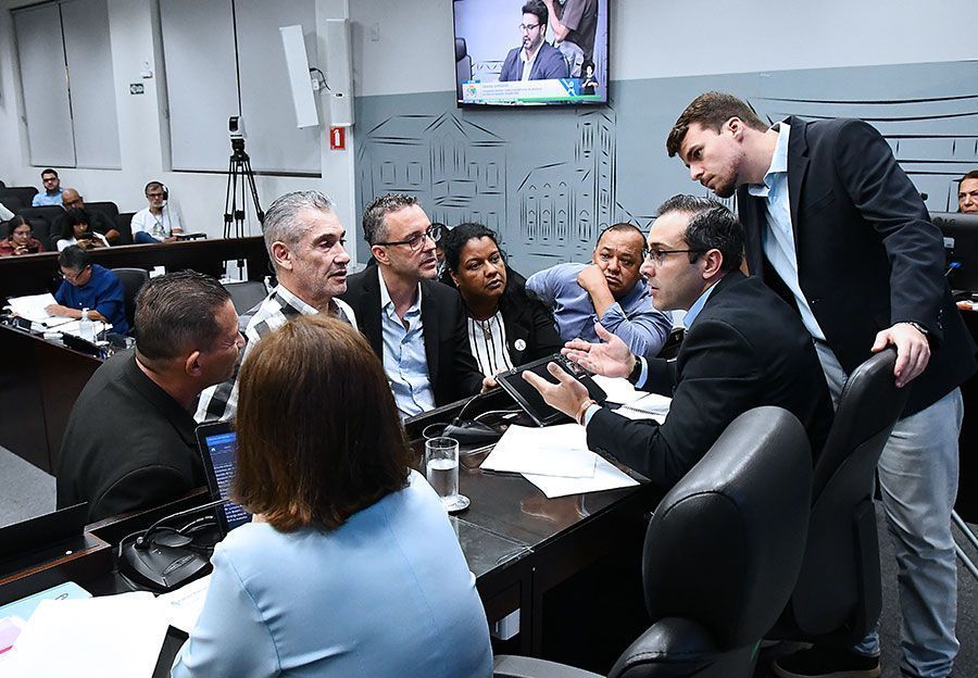 36ª sessão tem seis itens aprovados