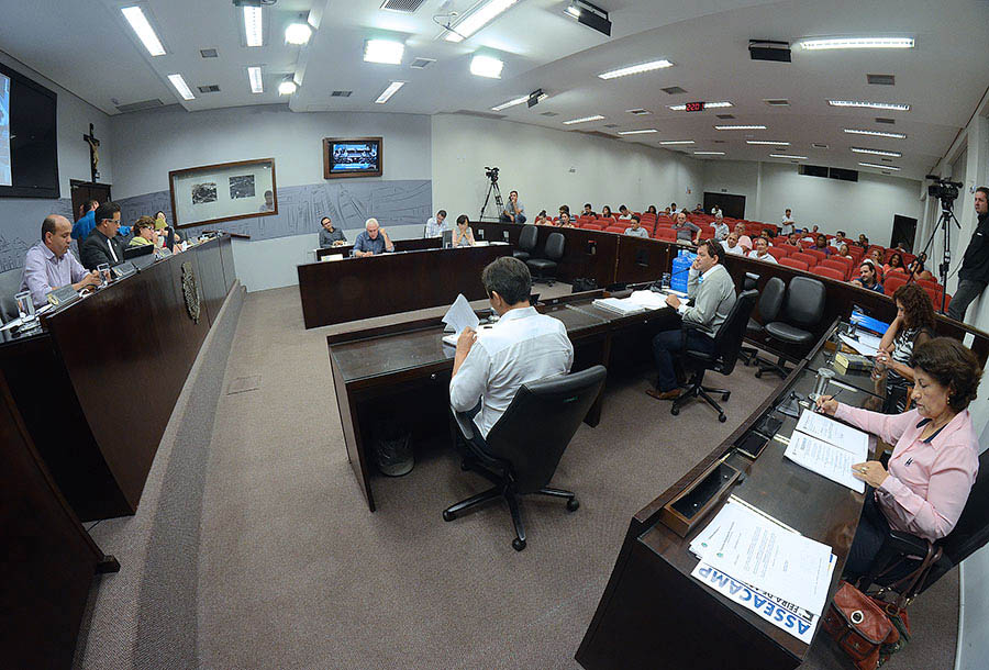 Vereadores aprovam seis projetos na 39ª sessão