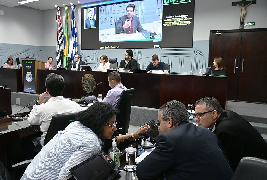 9ª sessão traz 10 itens para votação