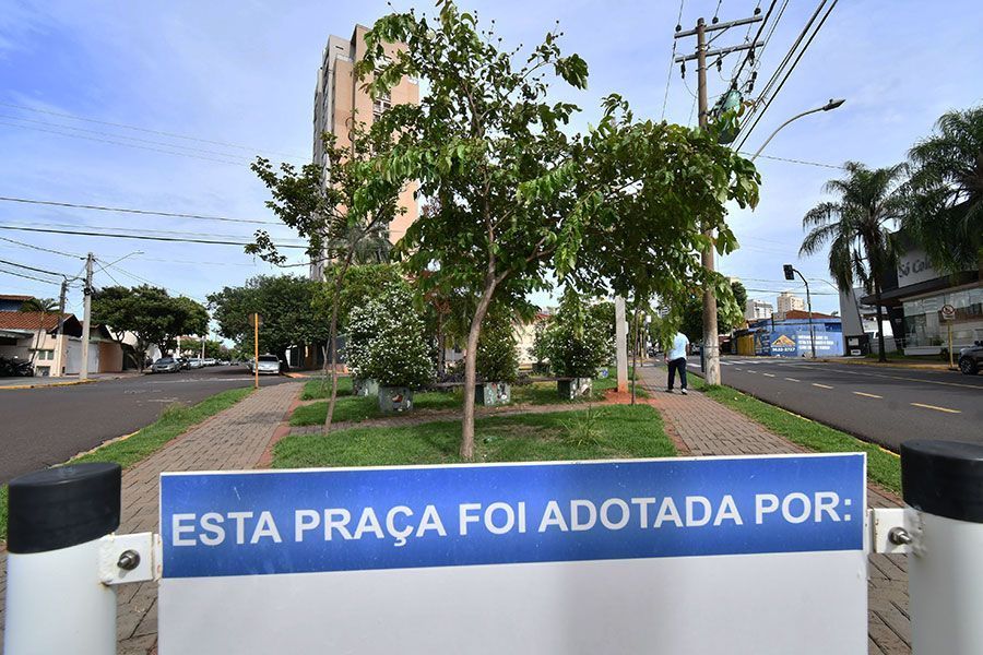 Adoção de praças é tema de requerimento aprovado na Câmara Adoção de praças é tema de requerimento aprovado na Câmara