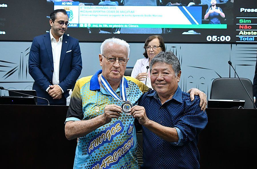 Atleta de bocha é homenageado pela Câmara