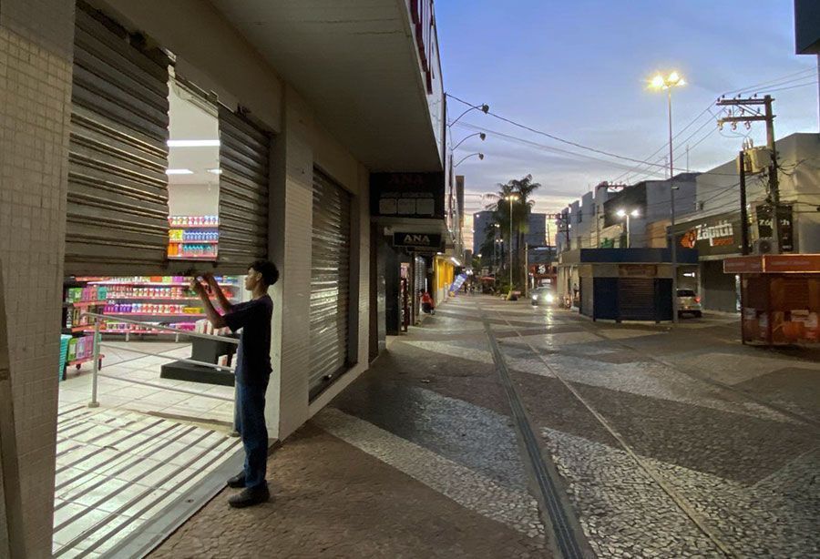 Câmara pede informações sobre problemas de manutenção no Calçadão Câmara pede informações sobre problemas de manutenção no Calçadão