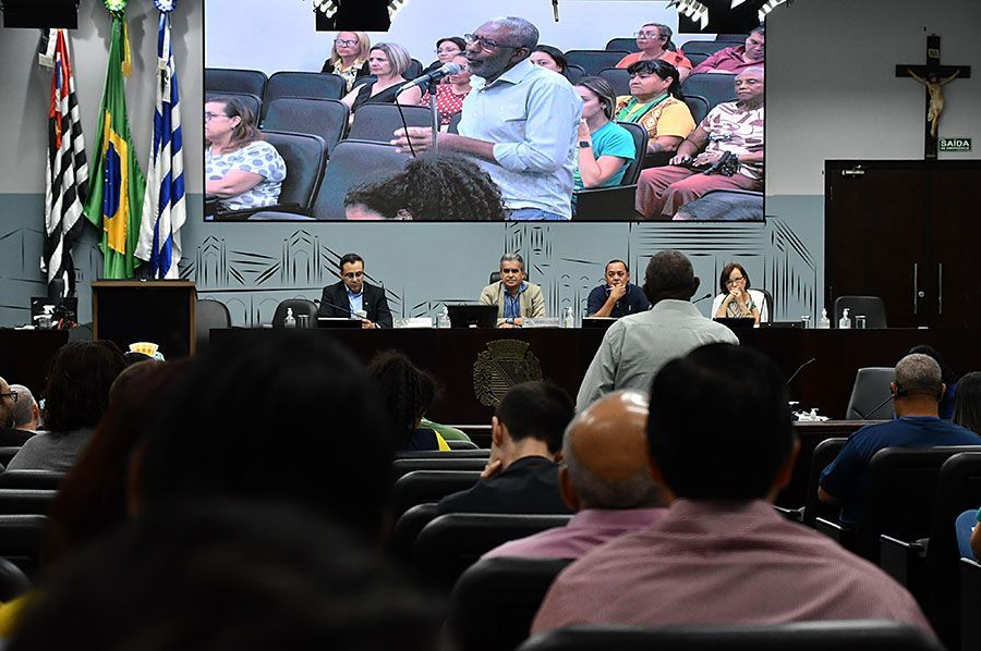 Câmara realiza primeira noite de audiências do PPA e da LDO Câmara realiza primeira noite de audiências do PPA e da LDO
