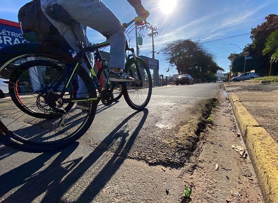 Condições de lombadas no município são alvo de requerimento aprovado Condições de lombadas no município são alvo de requerimento aprovado