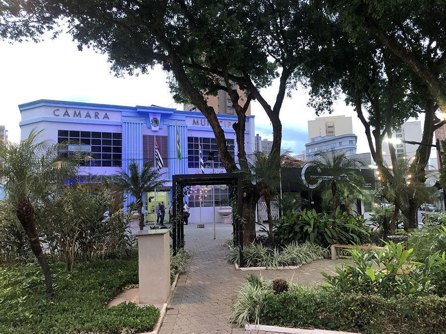 Data histórica dá nome à praça do Legislativo araçatubense Data histórica dá nome à praça do Legislativo araçatubense