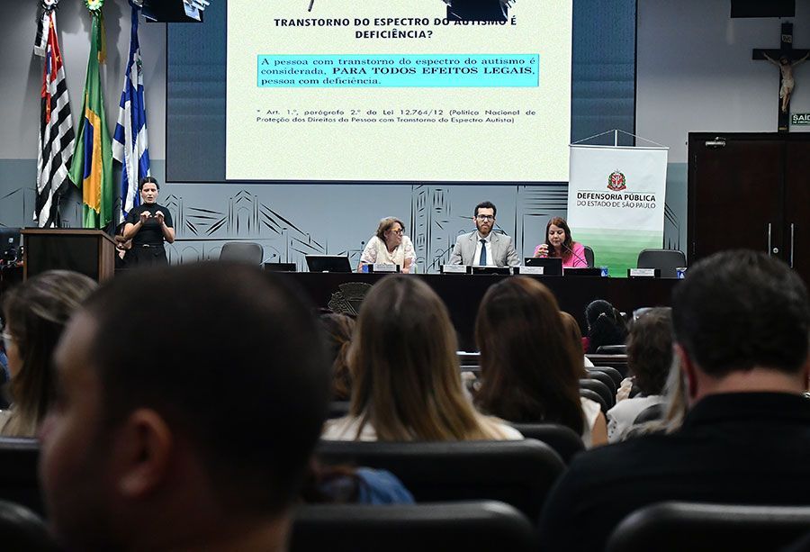 Evento da Defensoria Pública debate atendimento a crianças e adolescentes com TEA