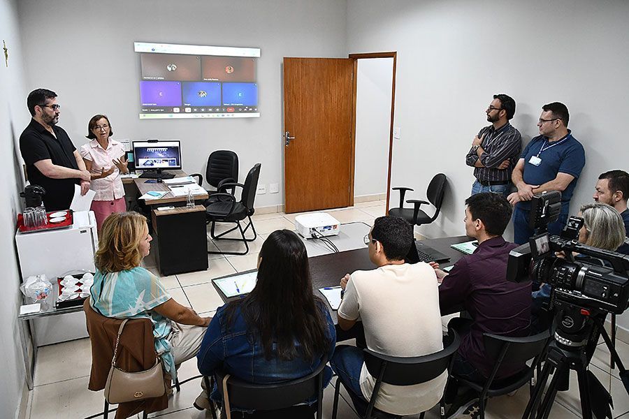 Grupo de servidores da Câmara recebe treinamento da Uvesp Grupo de servidores da Câmara recebe treinamento da Uvesp