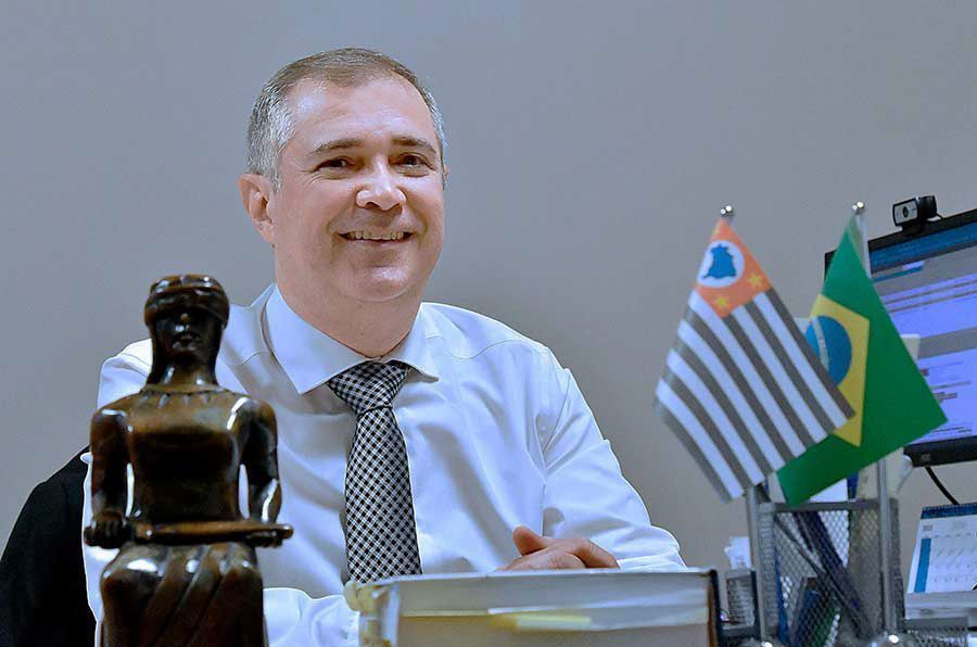 Juiz Adeilson Negri será homenageado pela Câmara