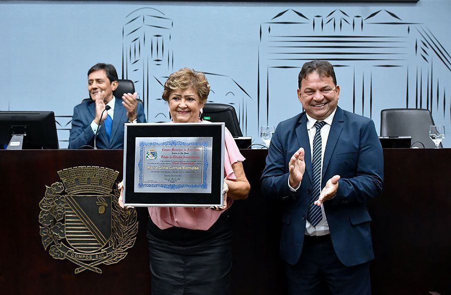 Maria Zilma Correa Dornelas recebe título de cidadania