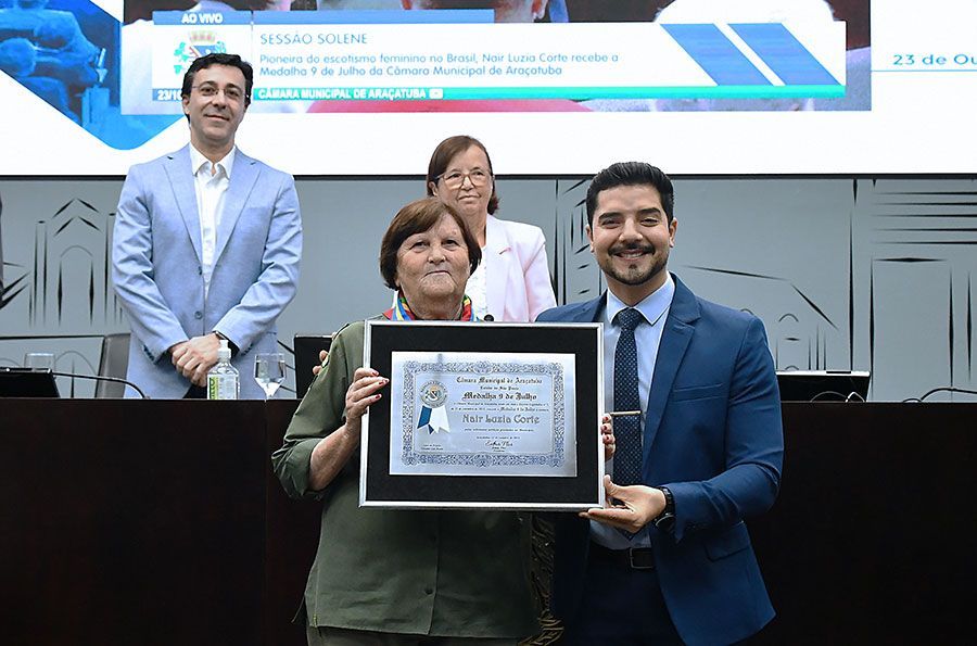 Medalha 9 de Julho é entregue para Nair Luzia Corte, pioneira do escotismo feminino Medalha 9 de Julho é entregue para Nair Luzia Corte, pioneira do escotismo feminino