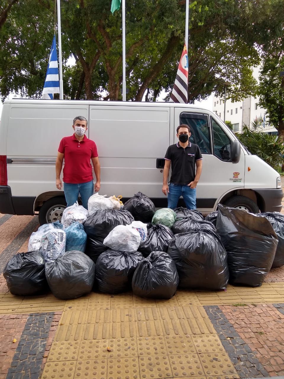 Municípios entregam cartelas vazias de remédios para o “Câmara Solidária”