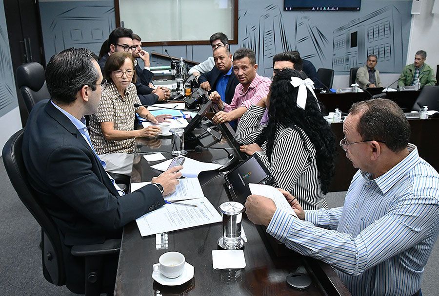 Penúltima sessão ordinária do ano traz 17 itens na pauta