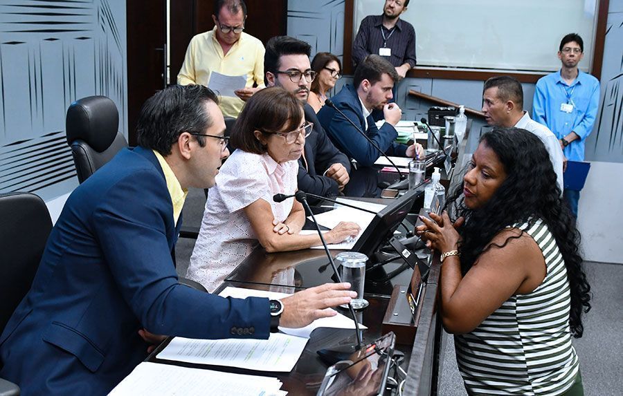 Treze itens estão na pauta da 8ª sessão ordinária do ano Treze itens estão na pauta da 8ª sessão ordinária do ano