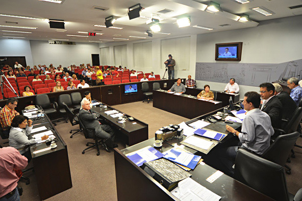 Última sessão ordinária de 2012 tem oito projetos para votação