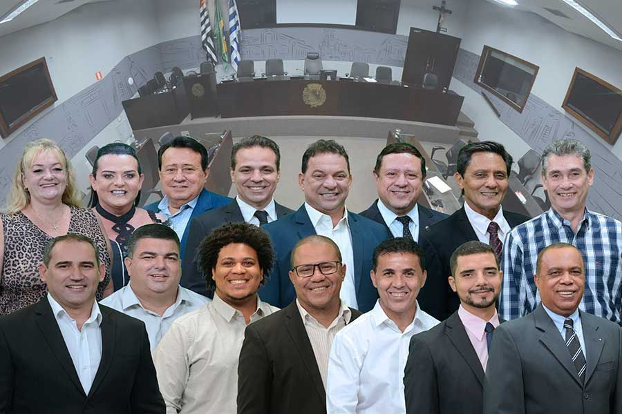 Vereadores, prefeito e vice serão empossados dia 1º de janeiro