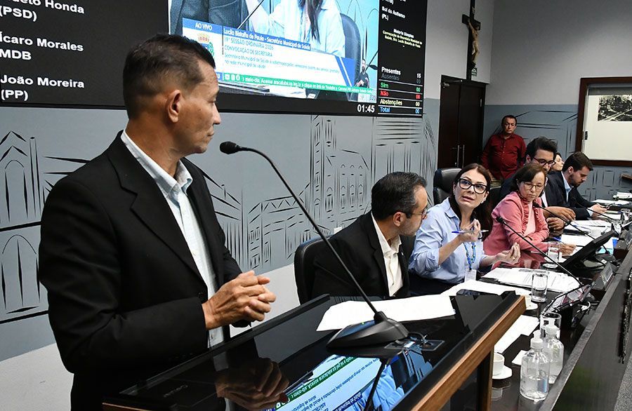Vereadores sabatinam secretária municipal de Saúde