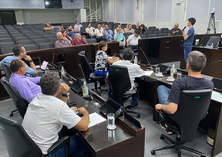 Vereadores se reúnem com empresários da construção