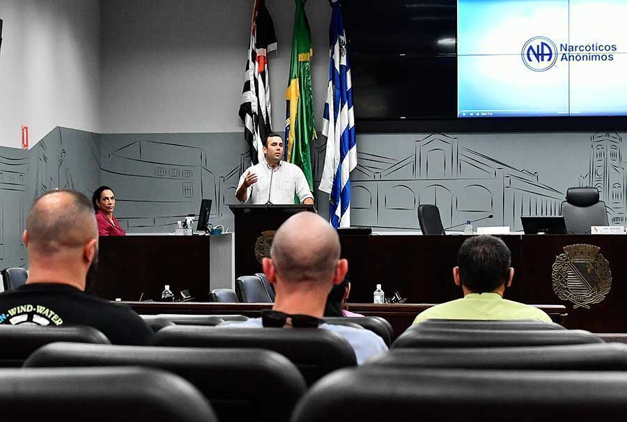 “Plano de prevenção de recaídas” foi tema de palestra no Legislativo